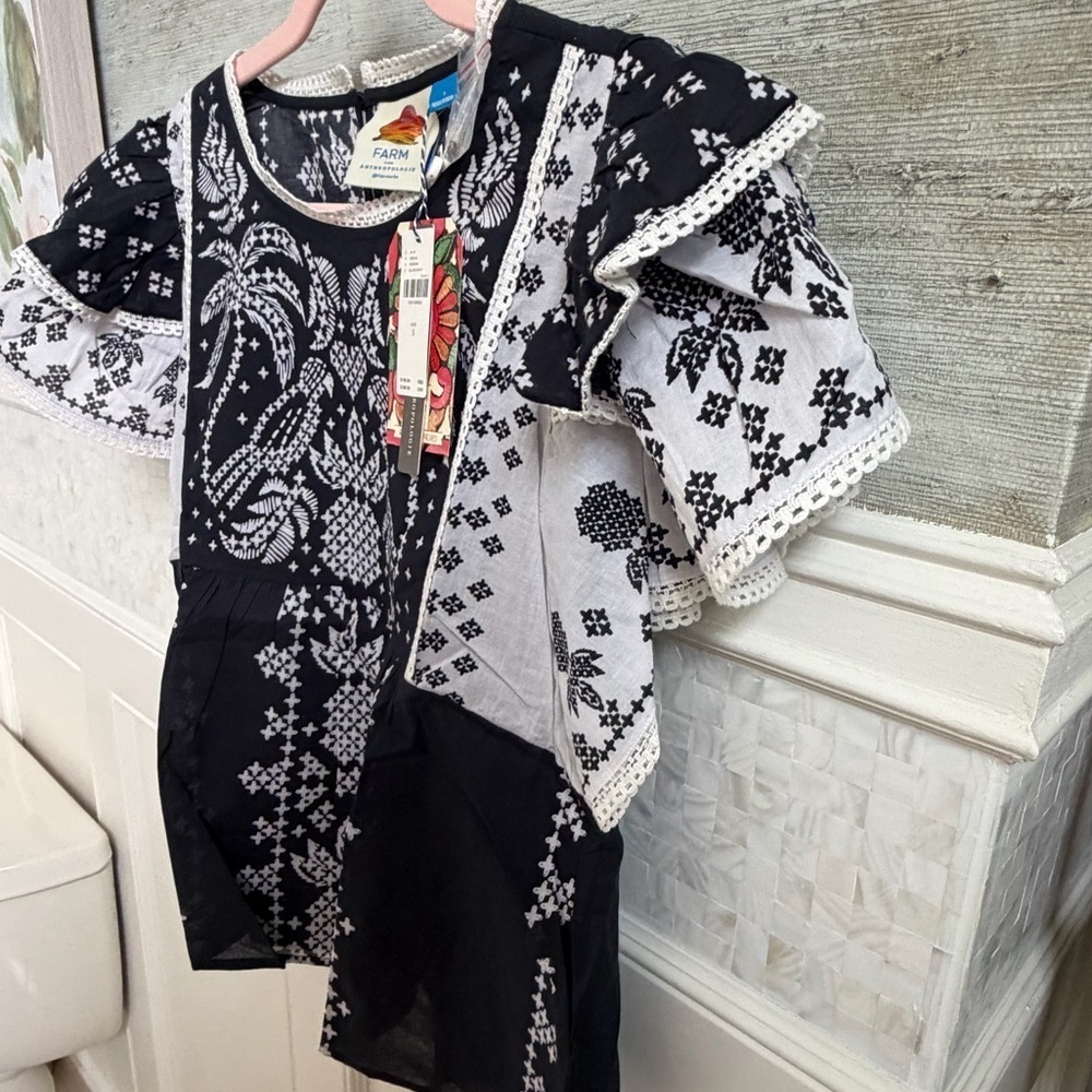 NWT new small Anthropologie x farm Rio printed flutter sleeve top black white - Picture 8 of 16
